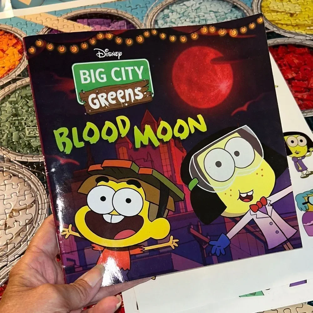 Disney’s Big City Greens Blood Moon 🌕 Book 📕 +Stickers! Halloween 👻 🎃 Story